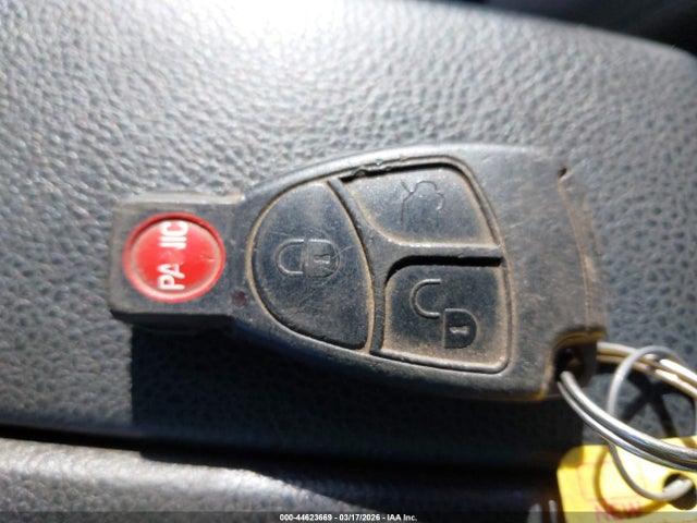 2012 MERCEDES-BENZ C 300 WDDGF8BB9CA710562 Photo 10