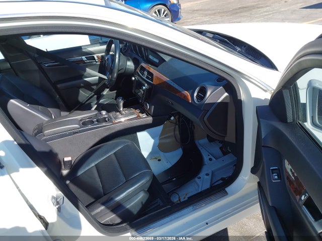 2012 MERCEDES-BENZ C 300 WDDGF8BB9CA710562 Photo 4