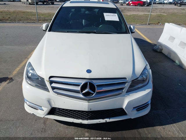 2012 MERCEDES-BENZ C 300 WDDGF8BB9CA710562 Photo 5