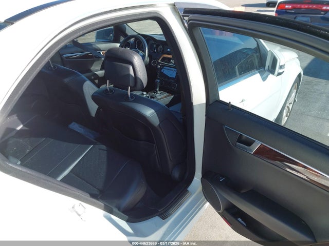 2012 MERCEDES-BENZ C 300 WDDGF8BB9CA710562 Photo 7