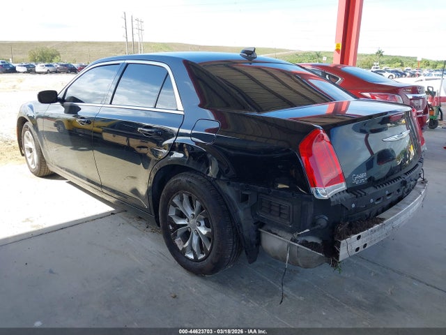 2021 CHRYSLER 300 2C3CCAAG4MH629952 Photo 2