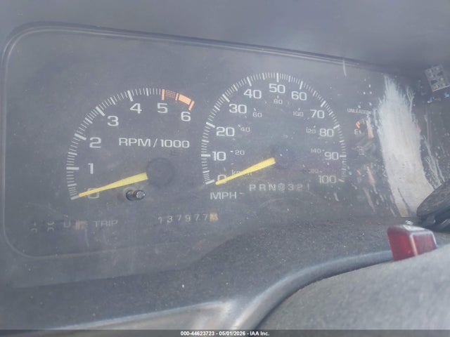 Продаж на аукціоні авто 1996 Gmc Suburban K2500, vin: 1GKGK26R6TJ751293, номер лоту: 44623723