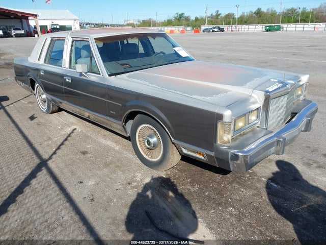 1988 LINCOLN TOWN CAR 1LNBM83F3JY709144