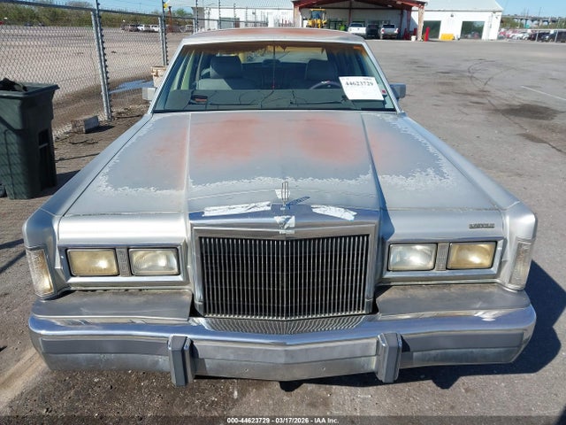 1988 LINCOLN TOWN CAR 1LNBM83F3JY709144 Photo 5
