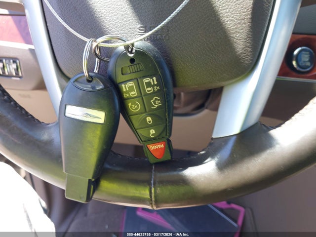 44623755 :رقم المزاد ، 2C4RC1GG1ER115369 vin ، 2014 Chrysler Town & Country Limited مزاد بيع