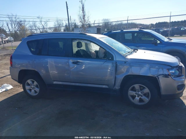 44623794 :رقم المزاد ، 1C4NJCEA2HD117086 vin ، 2017 Jeep Compass Latitude Fwd مزاد بيع