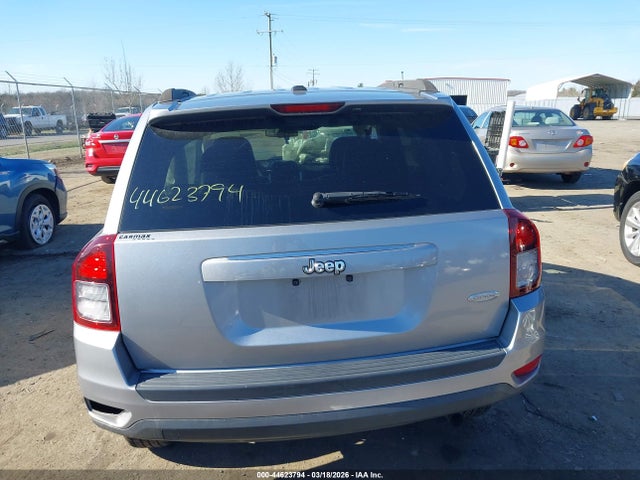 44623794 :رقم المزاد ، 1C4NJCEA2HD117086 vin ، 2017 Jeep Compass Latitude Fwd مزاد بيع