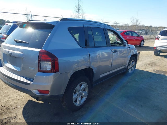 44623794 :رقم المزاد ، 1C4NJCEA2HD117086 vin ، 2017 Jeep Compass Latitude Fwd مزاد بيع