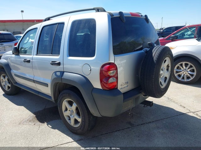 2006 JEEP LIBERTY 1J4GL48K66W225624 Photo 2