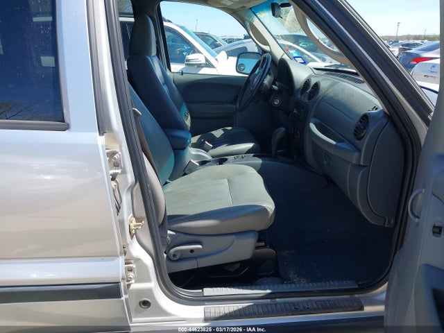 2006 JEEP LIBERTY 1J4GL48K66W225624 Photo 4