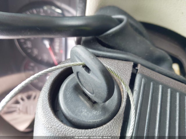 2011 CADILLAC DTS 1G6KD5E66BU105941 Photo 10