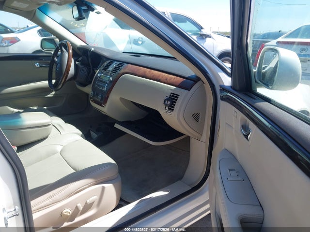 2011 CADILLAC DTS 1G6KD5E66BU105941 Photo 4