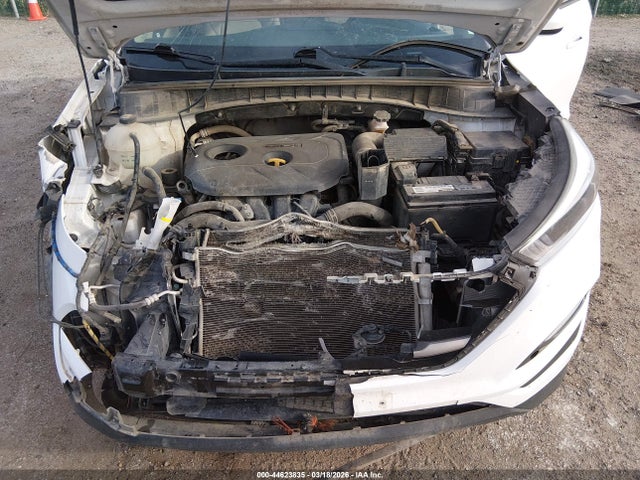 KM8J23A44GU233542 Hyundai TUCSON SE