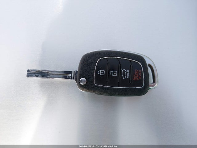 KM8J23A44GU233542 Hyundai TUCSON SE