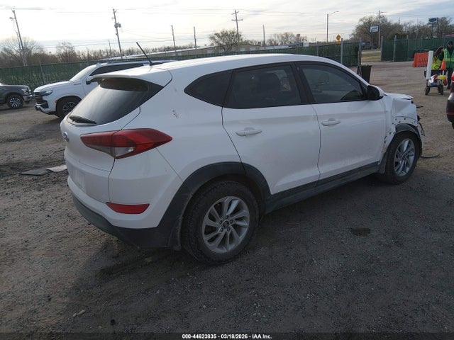 KM8J23A44GU233542 Hyundai TUCSON SE