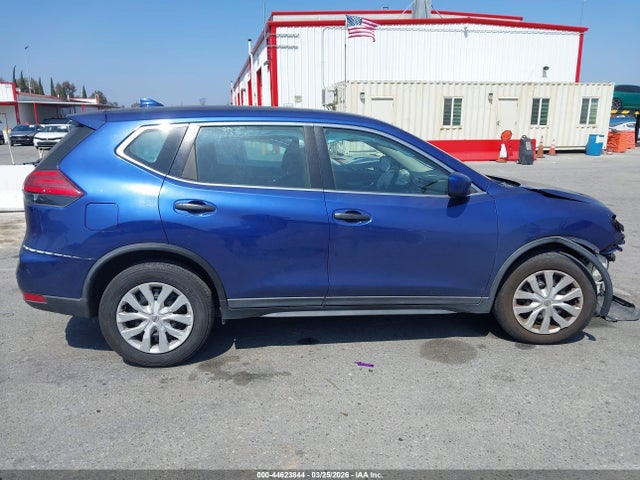 Nissan ROGUE S 2017 KNMAT2MT5HP570607 Image 13