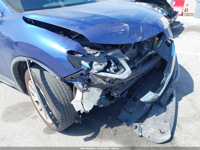 Nissan ROGUE S 2017 KNMAT2MT5HP570607 Image 18