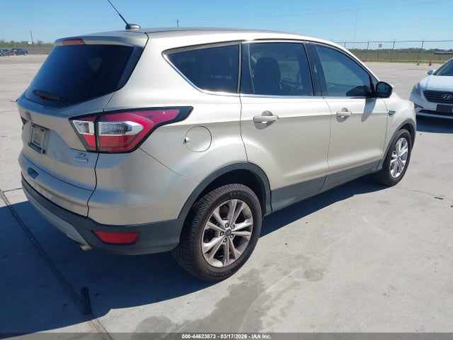 1FMCU0GD3HUC10263 Ford ESCAPE SE
