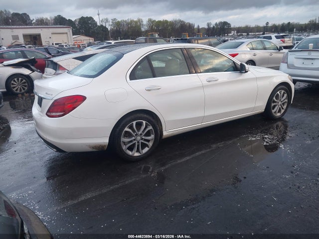 2015 MERCEDES-BENZ C 300 55SWF4KB3FU080465 Photo 3