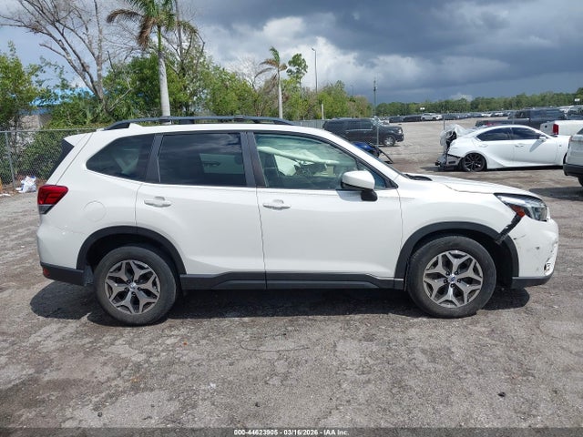 44623905 :رقم المزاد ، JF2SKAFC1MH569586 vin ، 2021 Subaru Forester Premium مزاد بيع