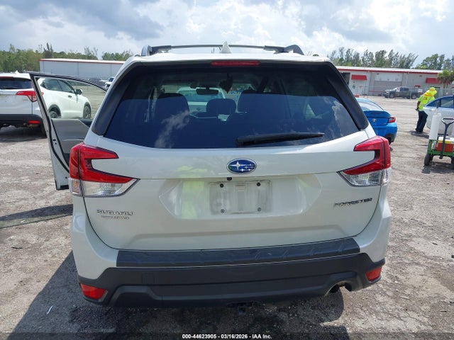 44623905 :رقم المزاد ، JF2SKAFC1MH569586 vin ، 2021 Subaru Forester Premium مزاد بيع