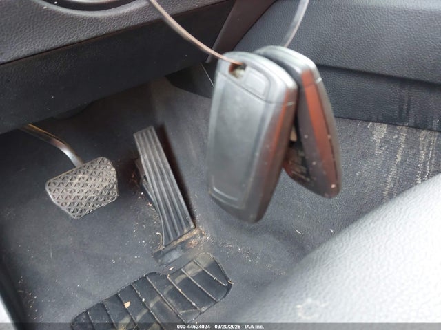 2016 BMW 320I WBA8A9C56GK616616 Photo 10