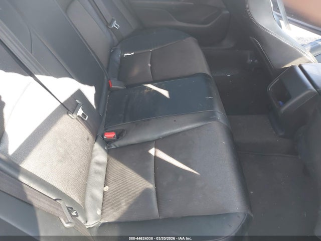 44624038 :رقم المزاد ، 1HGCV1F31JA240516 vin ، 2018 Honda Accord Sport مزاد بيع
