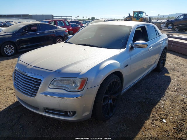 44624067 :رقم المزاد ، 2C3CCAET0CH266118 vin ، 2012 Chrysler 300c مزاد بيع