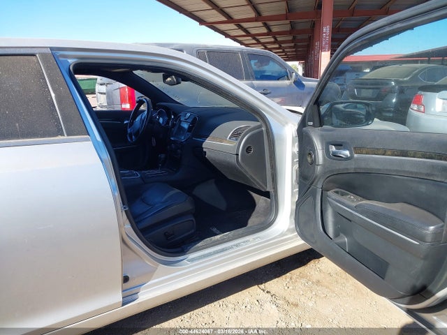 44624067 :رقم المزاد ، 2C3CCAET0CH266118 vin ، 2012 Chrysler 300c مزاد بيع