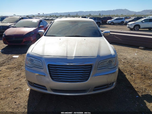 44624067 :رقم المزاد ، 2C3CCAET0CH266118 vin ، 2012 Chrysler 300c مزاد بيع