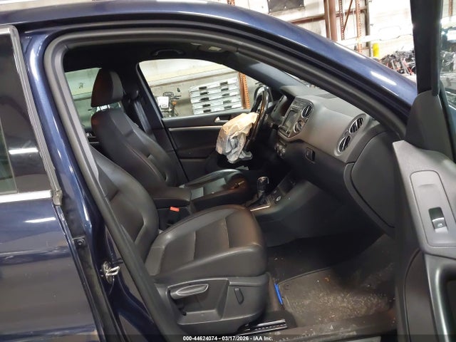 2016 VOLKSWAGEN TIGUAN WVGBV7AX3GW617670 Photo 4