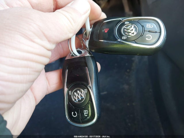 44624155 :رقم المزاد ، KL4CJCSB7HB160395 vin ، 2017 Buick Encore Essence مزاد بيع