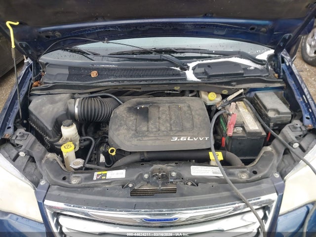 2014 Chrysler Town & Country Touring მანქანა იყიდება აუქციონზე, vin: 2C4RC1BG4ER211049, აუქციონის ნომერი: 44624211