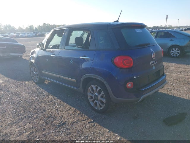 2015 FIAT 500L ZFBCFADH8FZ031523 Photo 2