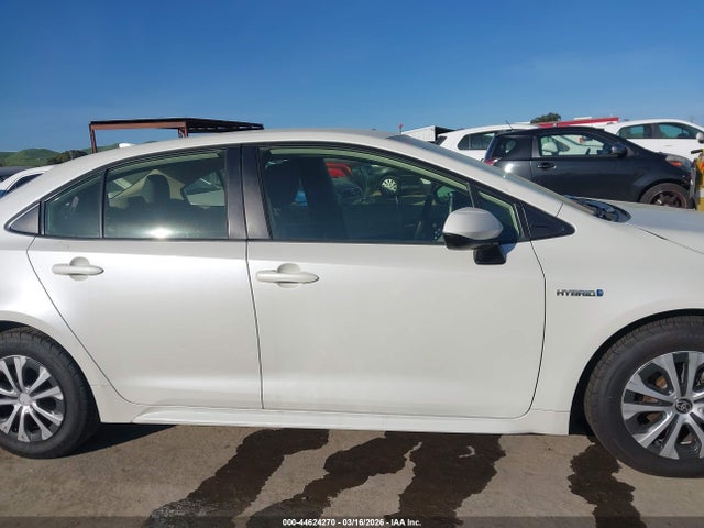 Toyota Corolla Hybrid Le 2021 JTDEAMDE1MJ002193 Image 13