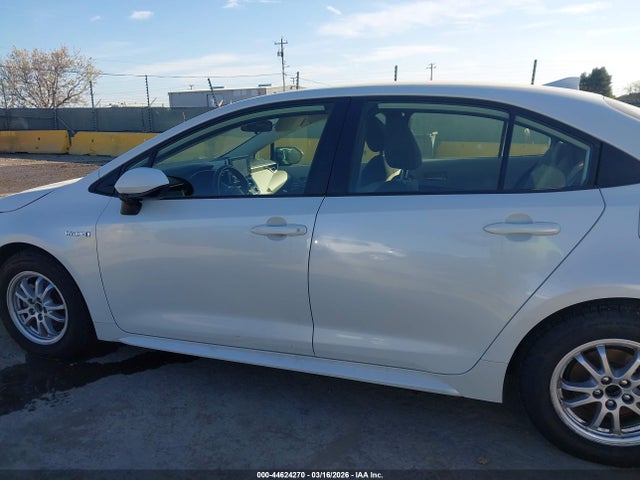 Toyota Corolla Hybrid Le 2021 JTDEAMDE1MJ002193 Image 14