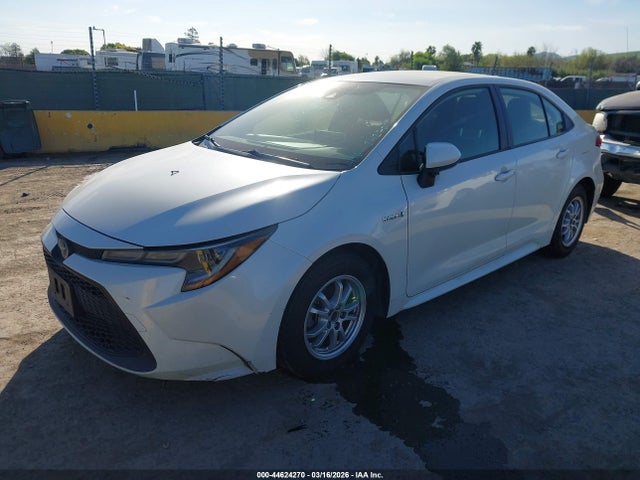 Toyota Corolla Hybrid Le 2021 JTDEAMDE1MJ002193 Image 2