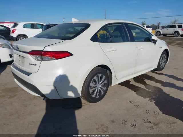 Toyota Corolla Hybrid Le 2021 JTDEAMDE1MJ002193 Image 4