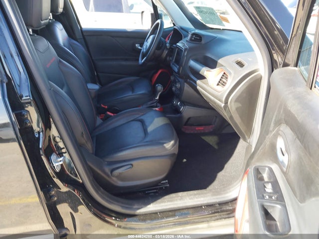 44624280 :رقم المزاد ، ZACNJBC10KPJ87754 vin ، 2019 Jeep Renegade Trailhawk 4x4 مزاد بيع