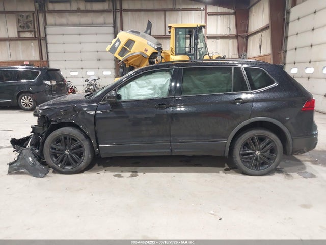 44624292 :رقم المزاد ، 3VV8B7AX5NM153299 vin ، 2022 Volkswagen Tiguan 2.0t Se R-line Black مزاد بيع
