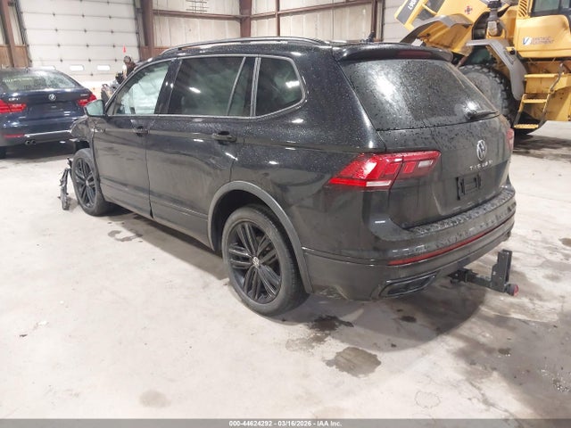 44624292 :رقم المزاد ، 3VV8B7AX5NM153299 vin ، 2022 Volkswagen Tiguan 2.0t Se R-line Black مزاد بيع