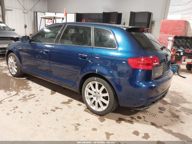 2011 AUDI A3 WAUKJAFM2BA137408 Photo 2