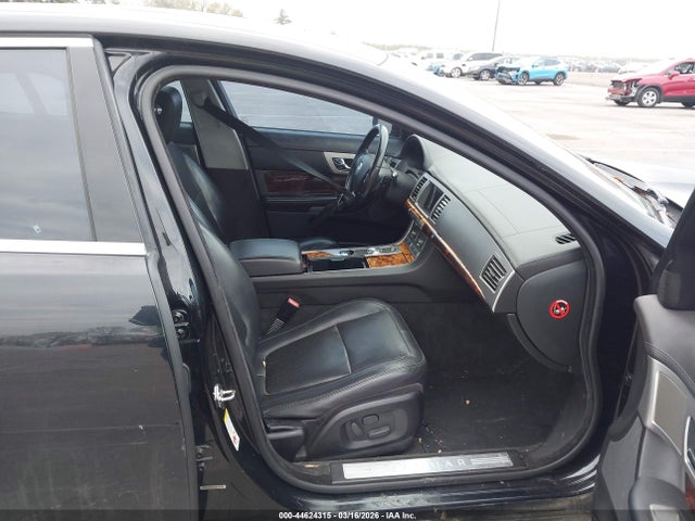 2011 JAGUAR XF SAJWA0GB5BLR89530 Photo 4