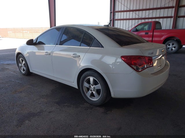 2014 CHEVROLET CRUZE 1G1PC5SBXE7316918 Photo 2