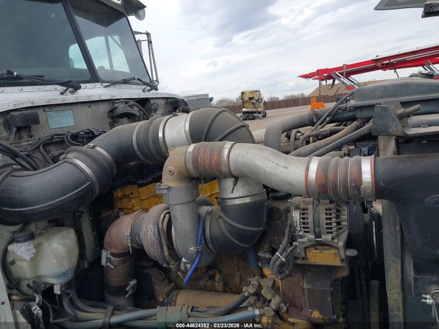 Продажа на аукционе авто 2001 Peterbilt 379, vin: 1NP5LB9X41D557070, номер лота: 44624352