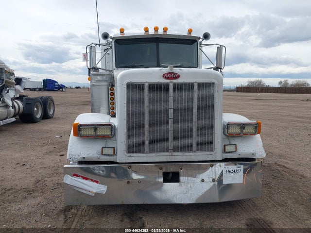 Продажа на аукционе авто 2001 Peterbilt 379, vin: 1NP5LB9X41D557070, номер лота: 44624352