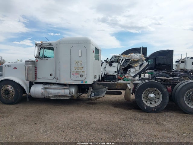 Продажа на аукционе авто 2001 Peterbilt 379, vin: 1NP5LB9X41D557070, номер лота: 44624352