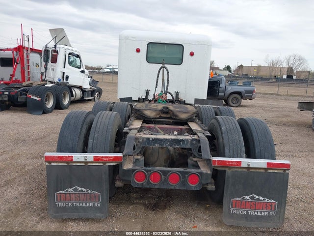 Продажа на аукционе авто 2001 Peterbilt 379, vin: 1NP5LB9X41D557070, номер лота: 44624352
