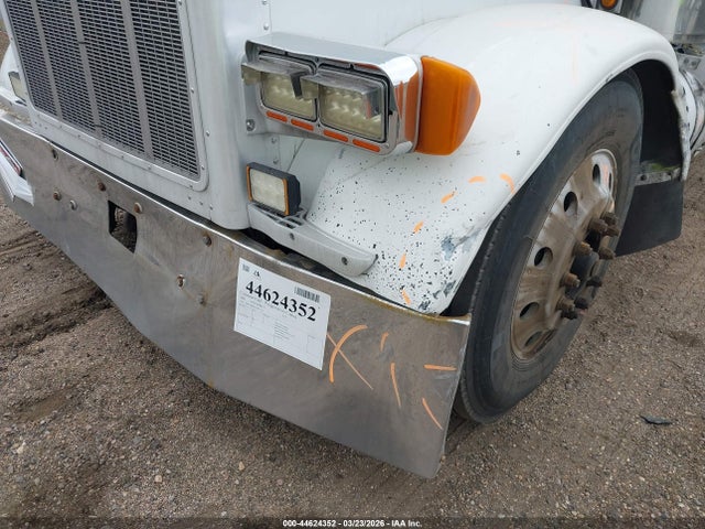 Продажа на аукционе авто 2001 Peterbilt 379, vin: 1NP5LB9X41D557070, номер лота: 44624352