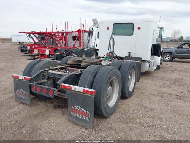 Продажа на аукционе авто 2001 Peterbilt 379, vin: 1NP5LB9X41D557070, номер лота: 44624352